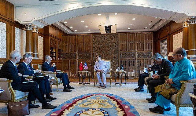 Dışişleri Bakanı Fidan, Malezya Başbakanı Enver İbrahim ile görüştü
