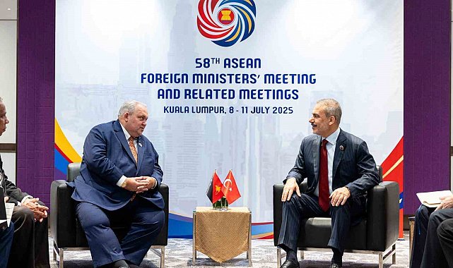 Dışişleri Bakanı Fidan, Papua Yeni Gine Dışişleri Bakanı Justin Tkachenko ile görüştü