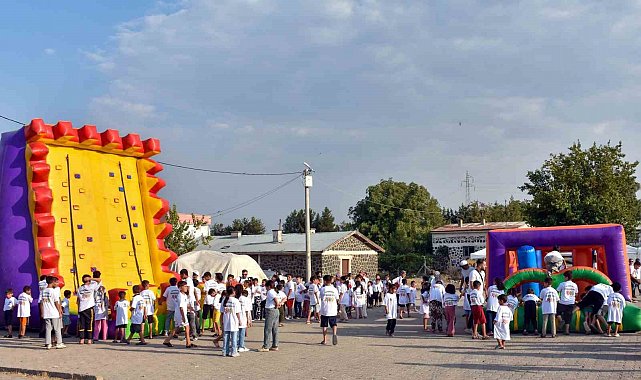 Diyarbakır Dokuzçeltik Mahallesi'ndeki çocukların talebi yerine getirildi