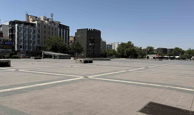Diyarbakır'da kavurucu sıcaklar tarihi mekanları boşalttı