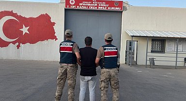 Diyarbakır'da kesinleşmiş hapis cezası ile aranan 2 kişi yakalandı