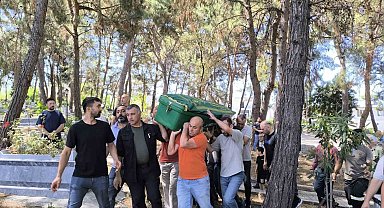 Doğum esnasında genç kadın vefat etti, evladı yaşama tutundu