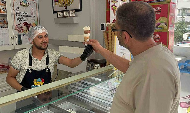 Dondurma alırken dikkat: Sentetik renklendiriciler sağlığı olumsuz etkileyebiliyor