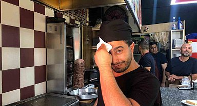 Döner ustalarının iki sıcak arasındaki zorlu mücadelesi