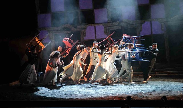 Dünyanın en önemli tiyatro festivalinin açılışını Türk ekip yapacak