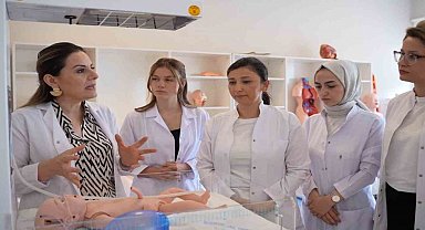 Ebelik mesleği yeniden yükselişte: Yetkiler genişletildi, iş garantisi geldi