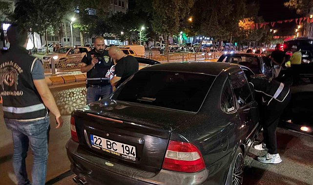 Edirne'de trafik ve asayiş denetimi: 6 araç trafikten men edildi