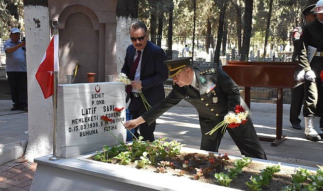 Edremit'te 15 Temmuz etkinlikleri şehitlik ziyaretiyle başladı