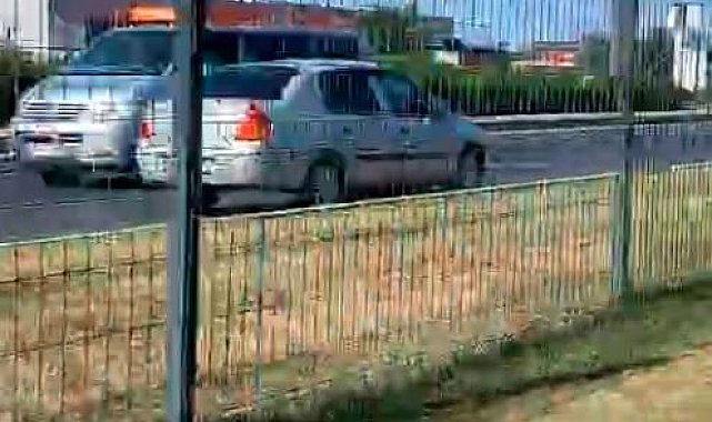 Edremit'te karayolunda ters yönde giden araç paniği