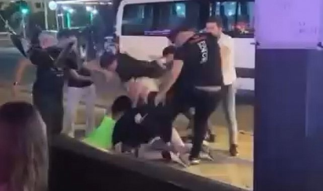 Eğlence mekanı çalışanlarının kadın turistleri darp ettiği iddiası