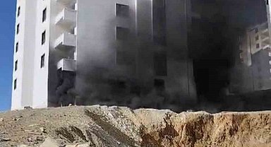 Elazığ'da inşaat halindeki binada yangın çıktı