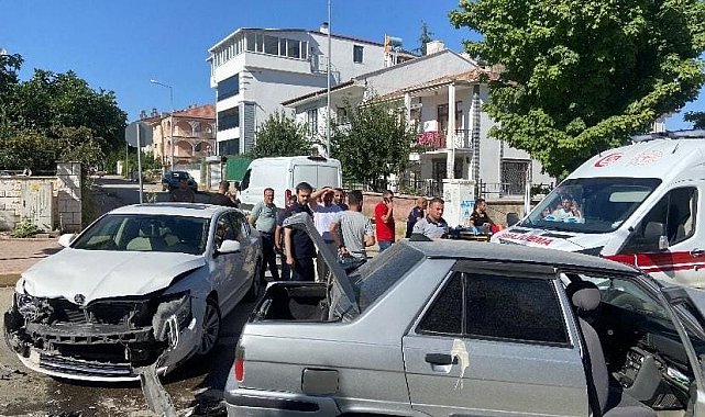 Elazığ'da trafik kazası: 3 yaralı
