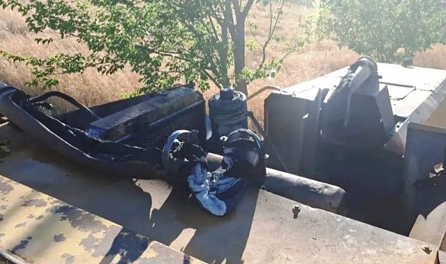 Emet'te biçerdöverdeki yangını köylüler su tankeriyle söndürdü