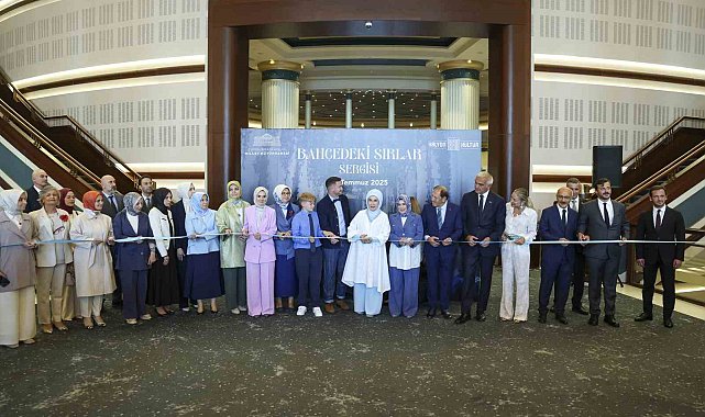 Emine Erdoğan, "Bahçedeki Sırlar" sergisinin açılışını yaptı