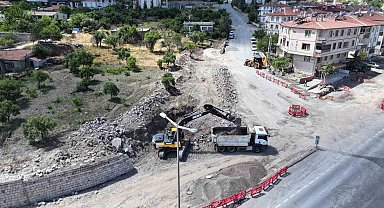 Erciyes Mahallesi'nde yol genişletme çalışmaları sürüyor