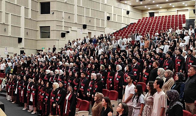 ERÜ Eczacılık Fakültesi 16. dönem mezunlarını verdi