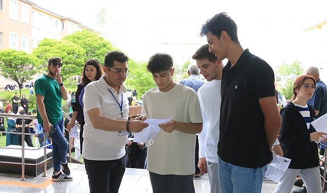 Erzincan YKS'de büyük başarı elde etti