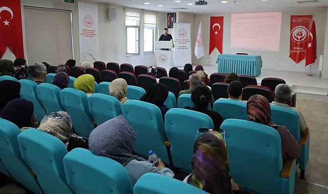 Erzincan'da bakım personellerine 'Engelli Bireylerle Etkili İletişim' eğitimi verildi