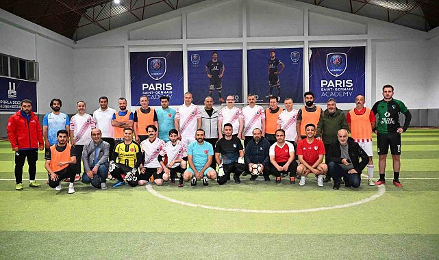 Erzurum protokolü ve medya mensupları "Sağlıklı yaşam için" sahaya çıktı