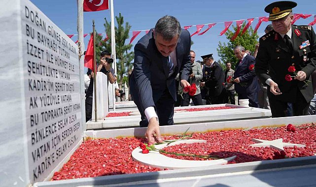 Erzurum'da 15 Temmuz şehitleri anıldı