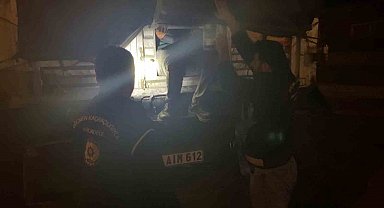 Erzurum'da tırın dorsesinde 22 düzensiz göçmen yakalandı