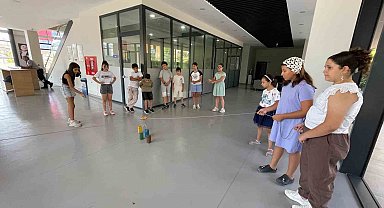Esenyurt'ta çocuklar hem öğreniyor hem eğleniyor