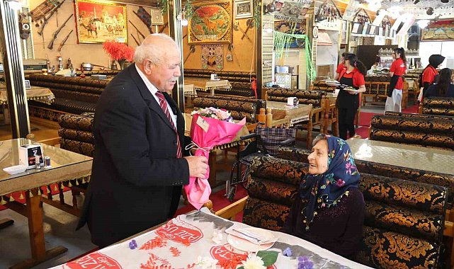 Eskişehirli çift 54 yıldır bütün zorlukları el ele atlatıp aşklarını ilk günkü gibi yaşıyor