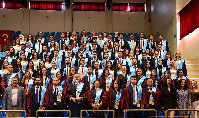 ESOGÜ Diş Hekimliği Fakültesi 2025 mezunlarını verdi