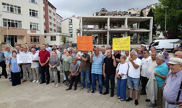 Eynesil'de çay üreticilerinden tepki: "ÇAYKUR üreticiyi özel sektörün insafına bıraktı"