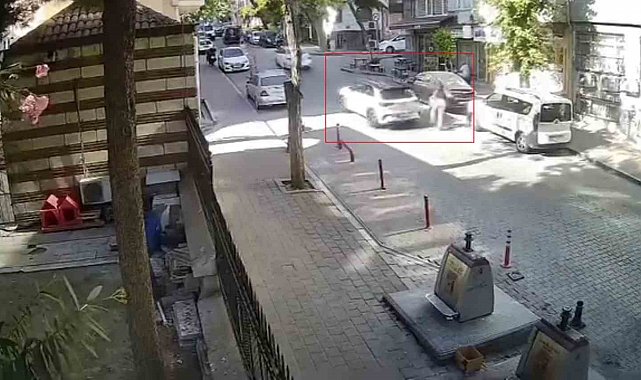 Fatih'te bir sürücü yolda yürüyen genç kadına dehşeti yaşattı: Önce sözlü taciz etti sonra aracıyla ayağının üzerinden geçti