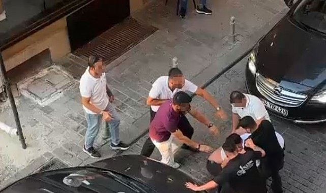 Fatih'te yol verme kavgası kamerada