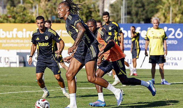 Fenerbahçe, hazırlıklarını çift idmanla sürdürdü
