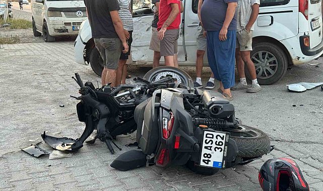 Fethiye'de motosiklet ile hafif ticari araç çarpıştı: 1 ölü