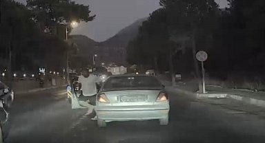 Fethiye'de trafikteki gerginlik araç kamerasına yansıdı