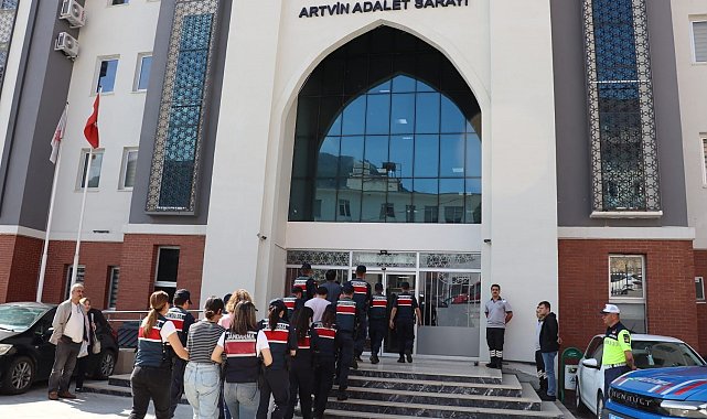 FETÖ'nün güncel yapılanmasına yönelik 5 ilde eş zamanlı operasyon: 8 gözaltı