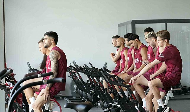 Galatasaray günü çift idmanla tamamladı