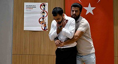 Gaziantep'te binlerce kişiye Heimlich manevrası eğitimi verildi