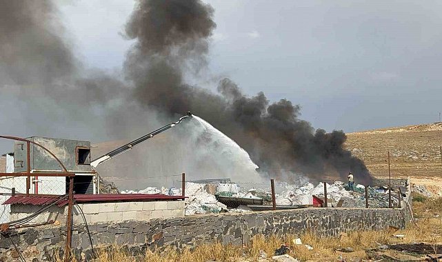 Gaziantep'te geri dönüşüm fabrikasında yangın