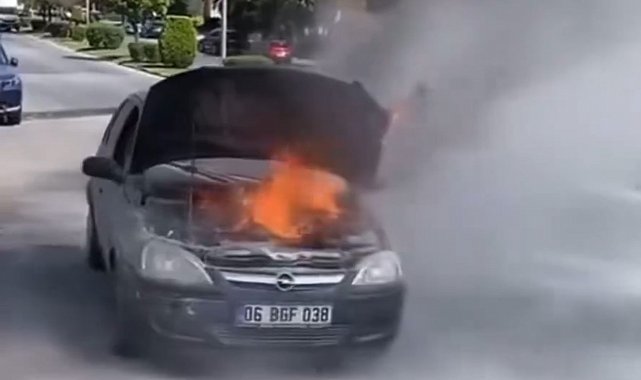 Gaziantep'te seyir halindeki otomobil alev aldı