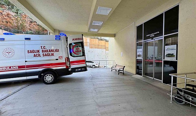 Gazipaşa'da inşattan düşen işçi ağır yaralandı