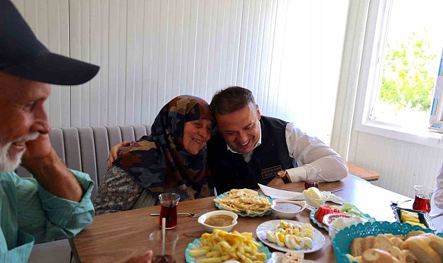 Geçici barınma merkezinde ilk sabah kahvaltısı