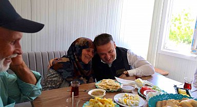 Geçici barınma merkezinde ilk sabah kahvaltısı