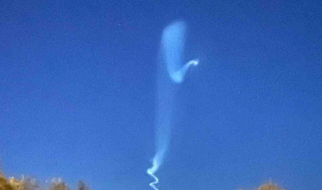 Gökyüzündeki tanımlanamayan cisim merak uyandırdı: O anlar kamerada