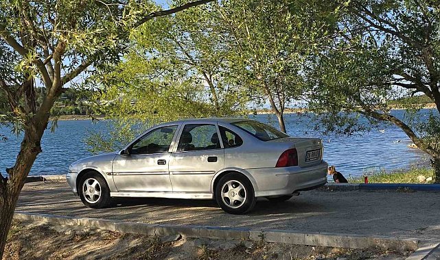 Gölpark içindeki yürüyüş parkuru üzerine park eden sürücü hakkında işlem yapıldı