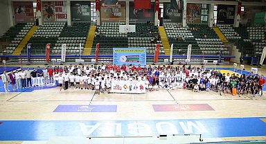 GSB yaz spor okulları açıldı