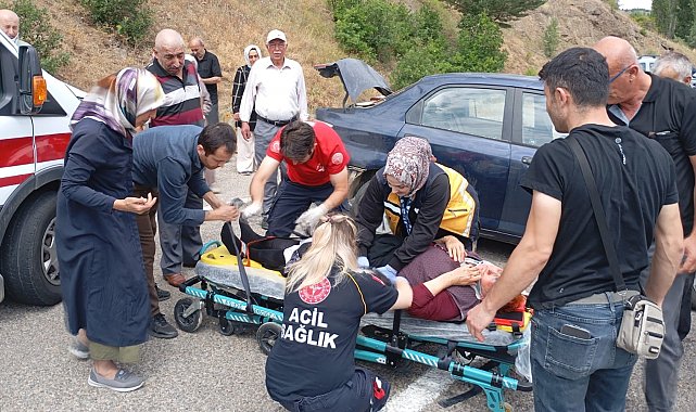 Gümüşhane'de kontrolden çıkan otomobil metrelerce sürüklendi: 4 yaralı