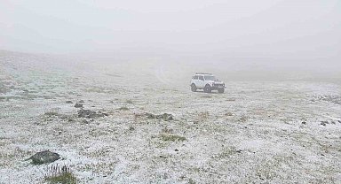 Gümüşhane'de temmuz ayında kar sürprizi