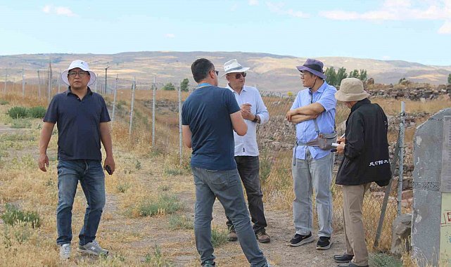 Güney Koreliler Kültepe'yi keşfediyor
