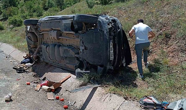 Hafif ticari araç menfeze çarpıp takla attı: 3 yaralı