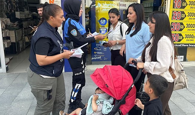 Hakkari polisi vatandaşları bilgilendirmeye devam ediyor